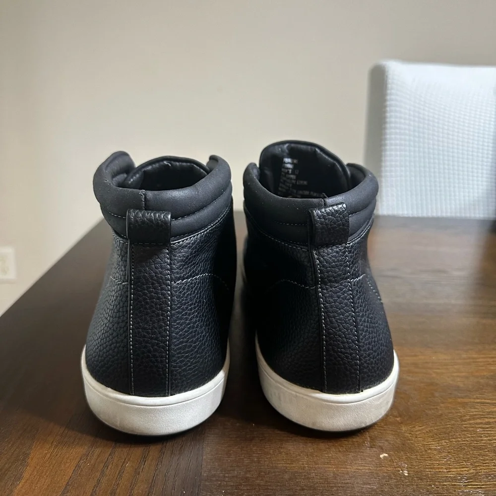 Steve Madden Black Leather Chukka Boots‎ with White Sole